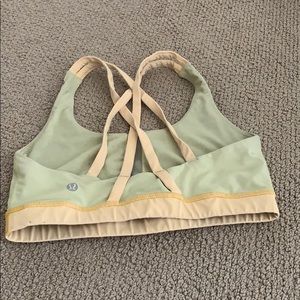 Lululemon sports bra